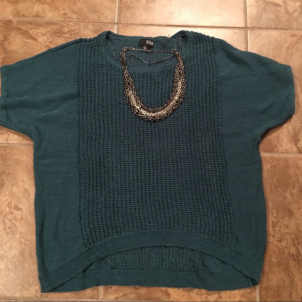 Short sleeved sweater